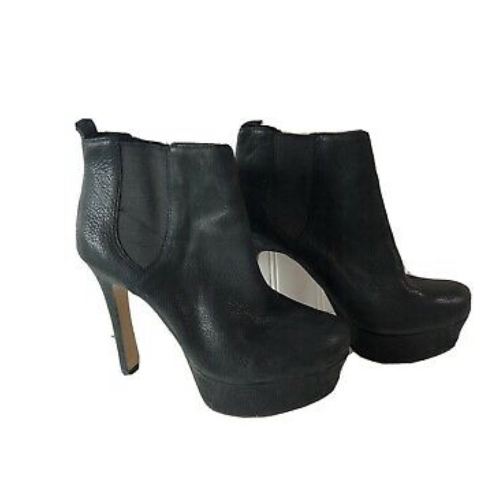Vince Camuto heeled booties size 8.5